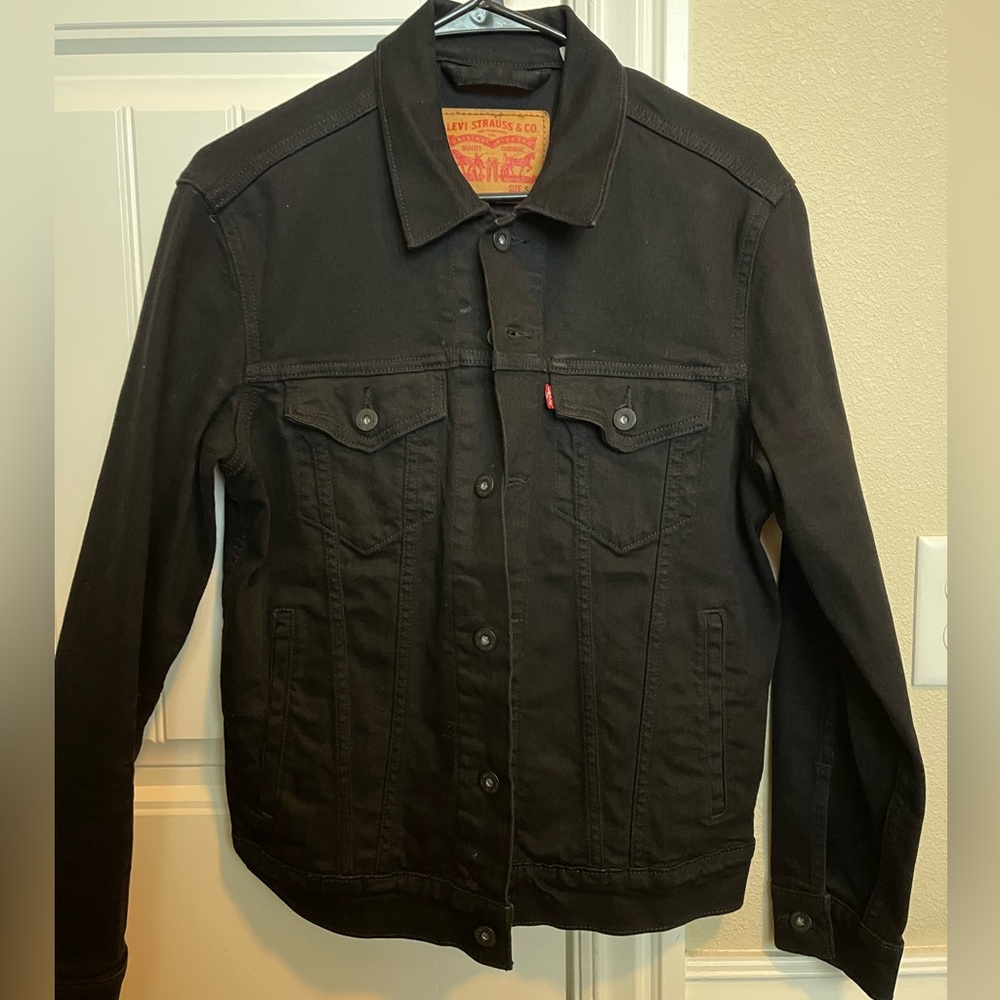 Black Levi’s Denim Jacket